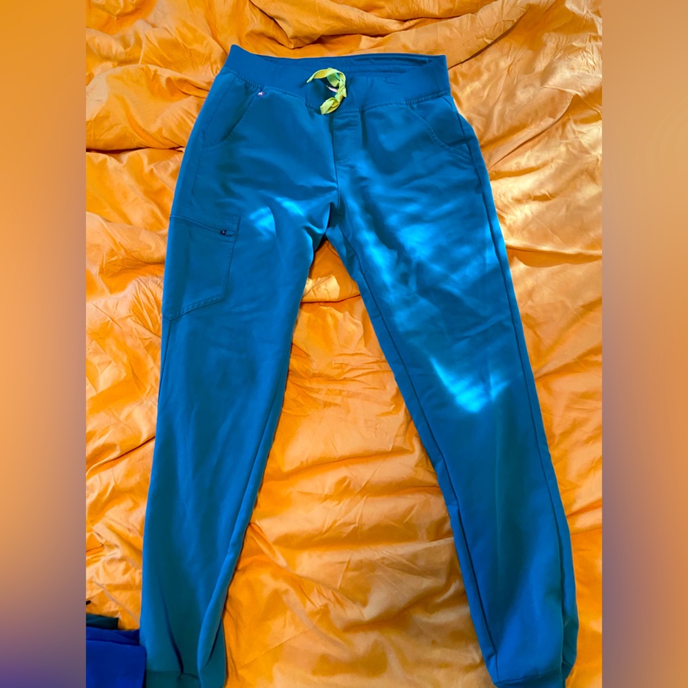 figs cactus green medium tall scrub bottoms jogger style